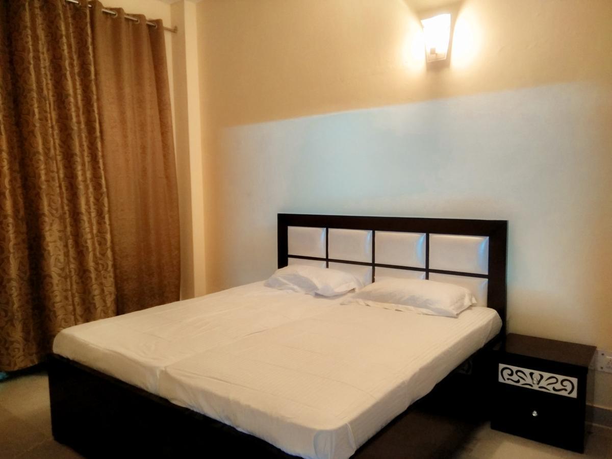 The Desire Hostel New Delhi Bagian luar foto