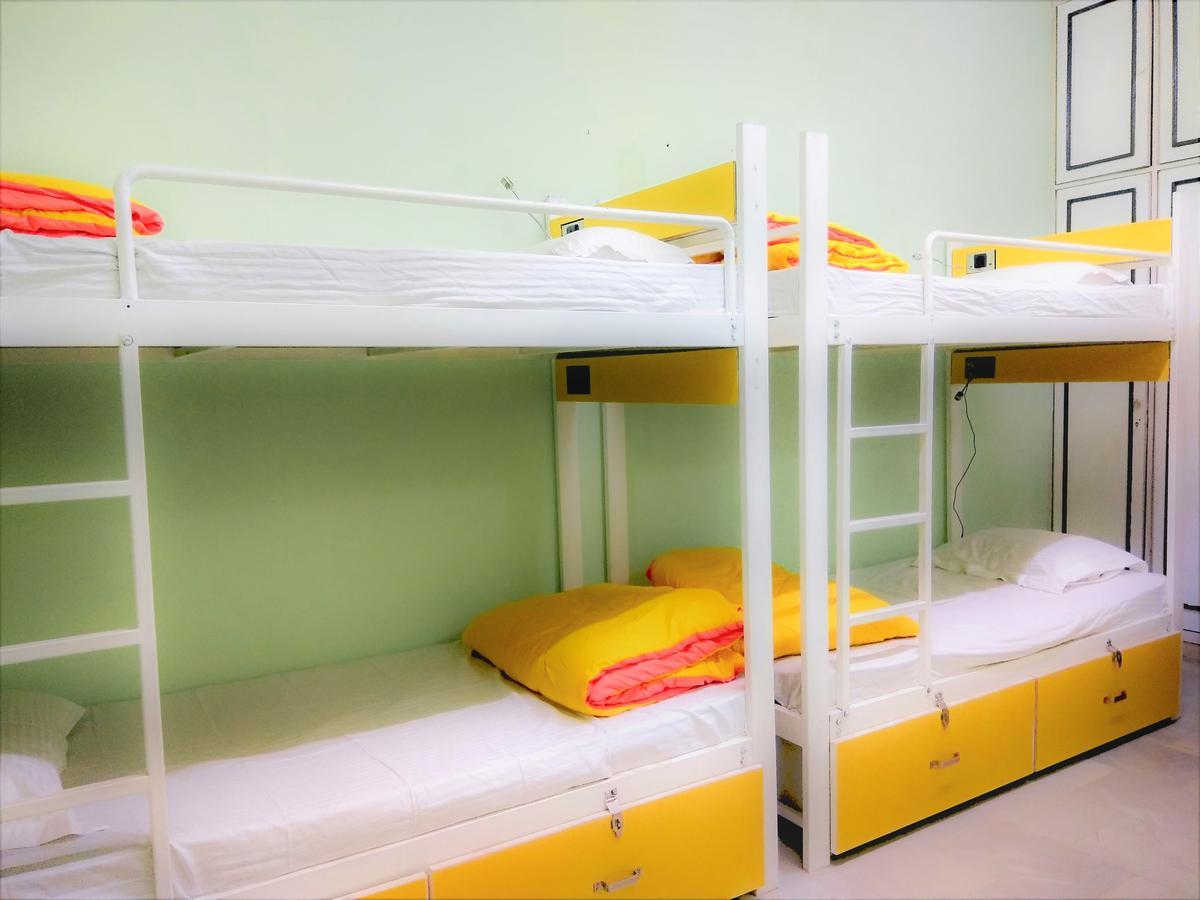 The Desire Hostel New Delhi Bagian luar foto