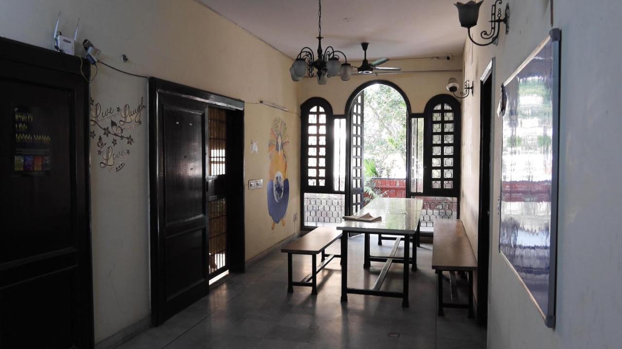 The Desire Hostel New Delhi Bagian luar foto