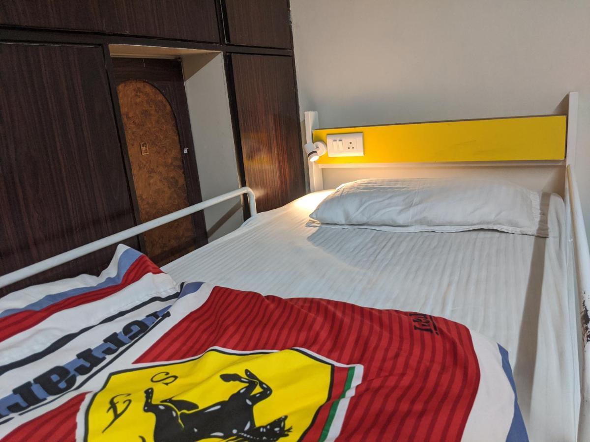 The Desire Hostel New Delhi Bagian luar foto
