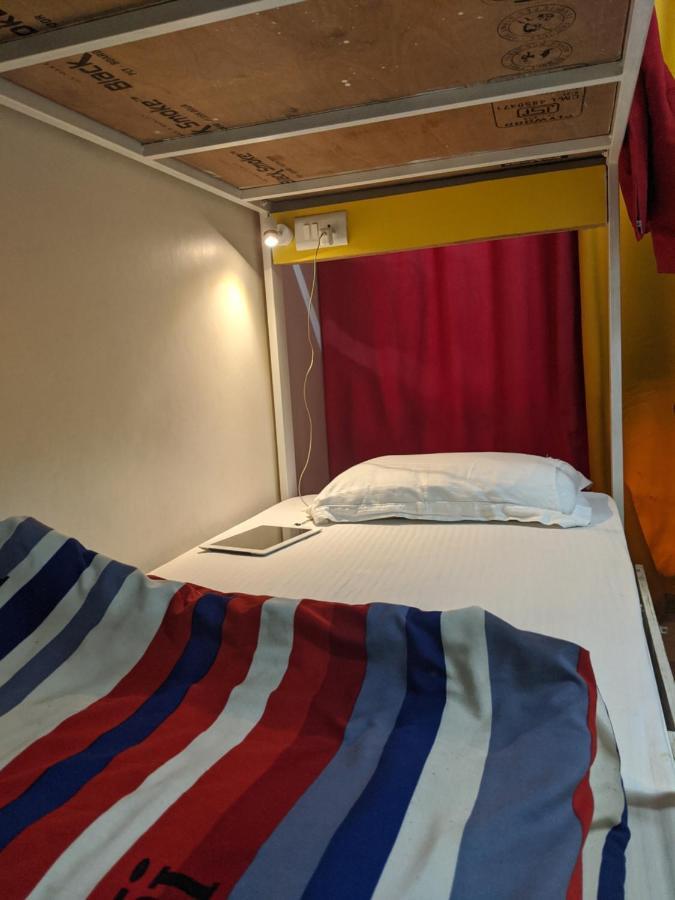 The Desire Hostel New Delhi Bagian luar foto